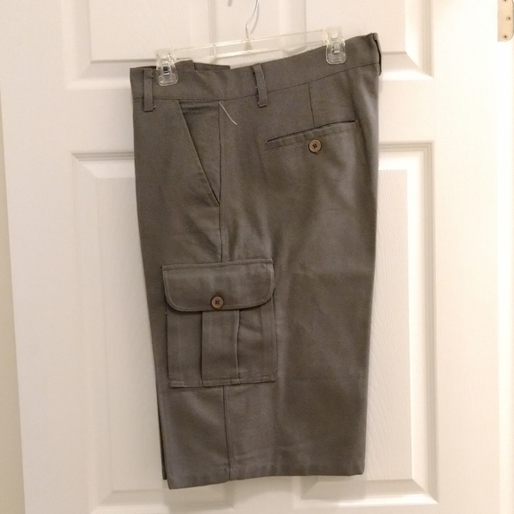 39" CMC cargo shorts - NWOT - Picture 2 of 7